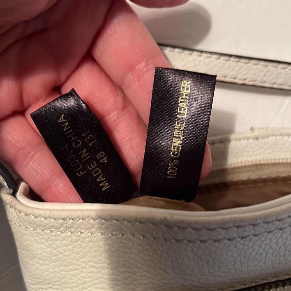 Franco Sarto white leather crossbody zip closure and pockets adjustable strap - Picture 14 of 16